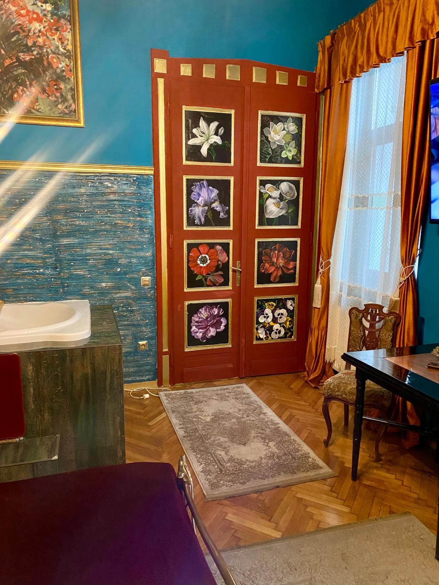 Classic Love Story In Old Cluj I Eksteriør billede