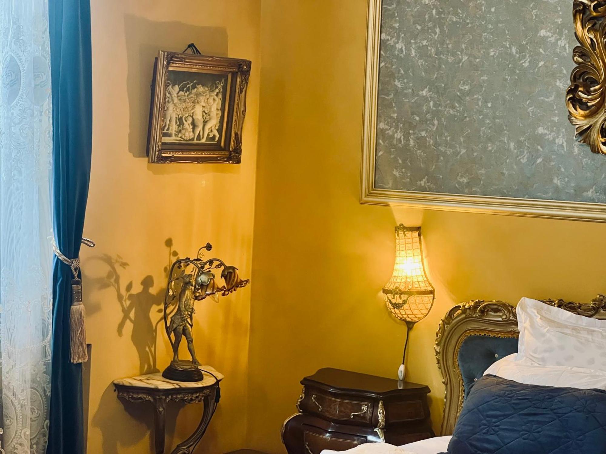 Classic Love Story In Old Cluj I Eksteriør billede